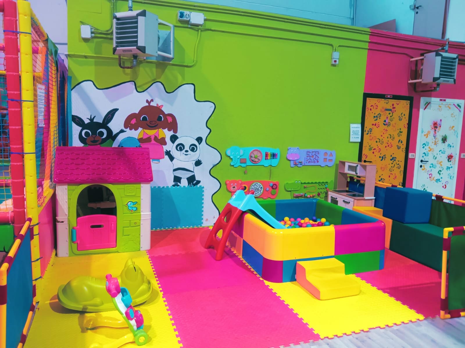 Parco divertimenti con gonfiabili per bambini a Bologna